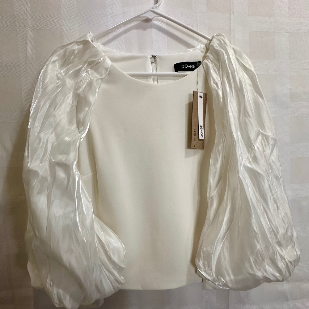 NWT DO+BE Boutique Statement Sleeves Blouse Off White/Ivory Sz. Medium